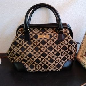 Black and tan fleur de lis purse, like new EUC